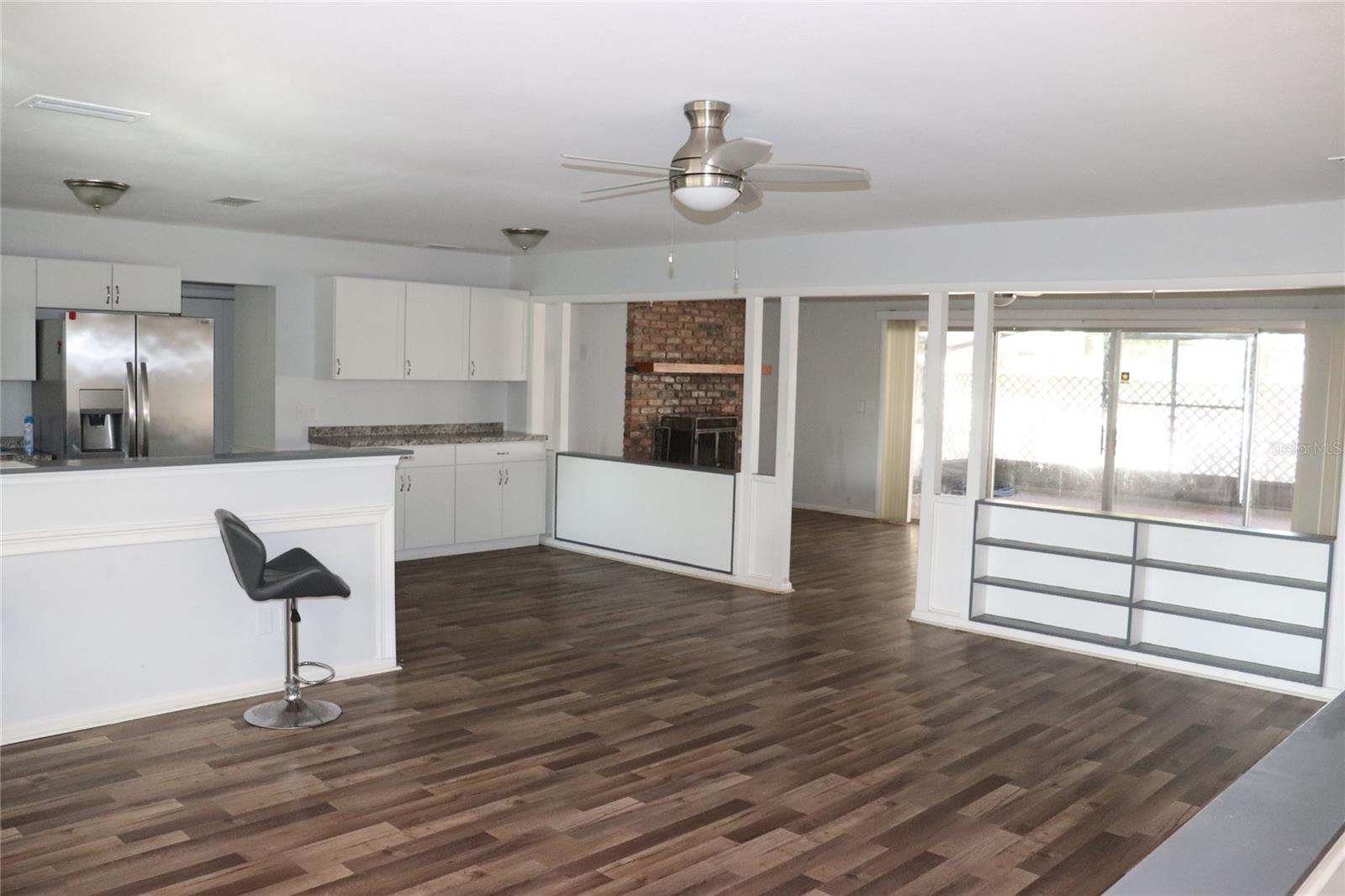 Image 6 of 29 For 401 Pine Avenue