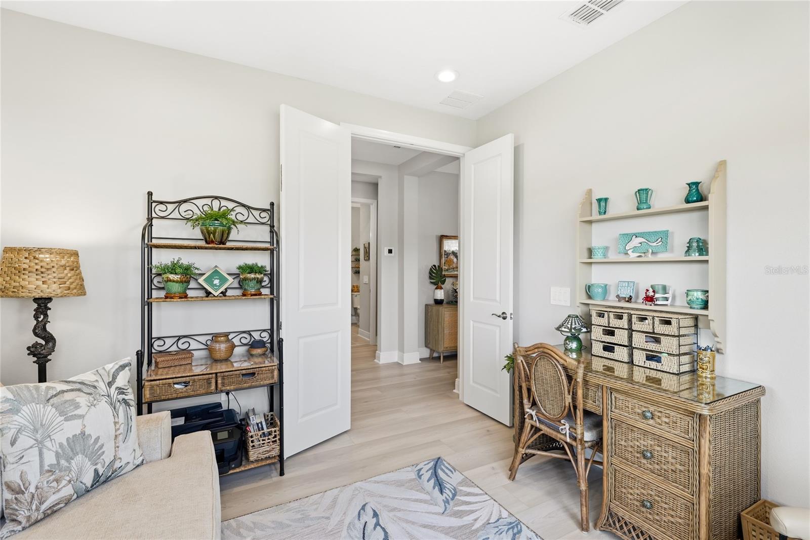 Image 11 of 51 For 17975 Franklin Park Court