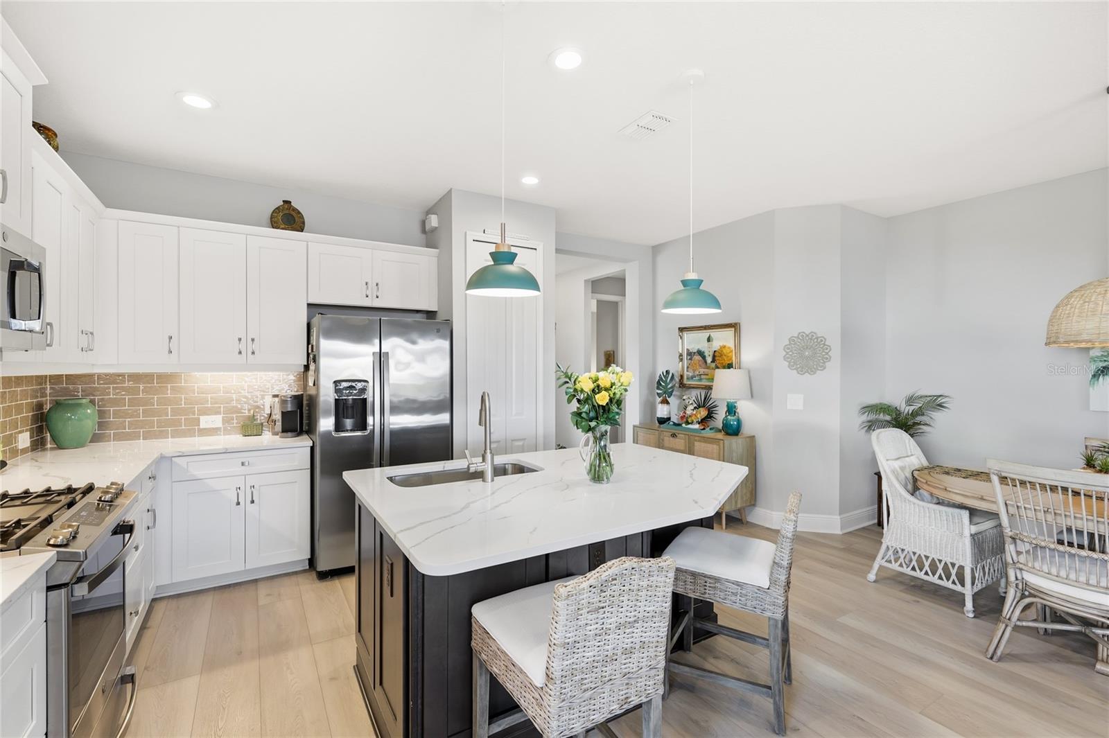 Image 16 of 51 For 17975 Franklin Park Court