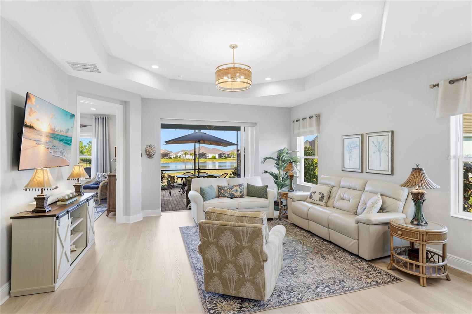 Image 17 of 51 For 17975 Franklin Park Court