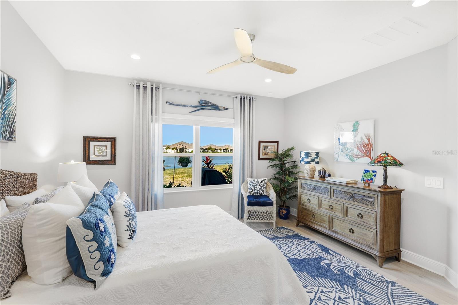 Image 27 of 51 For 17975 Franklin Park Court