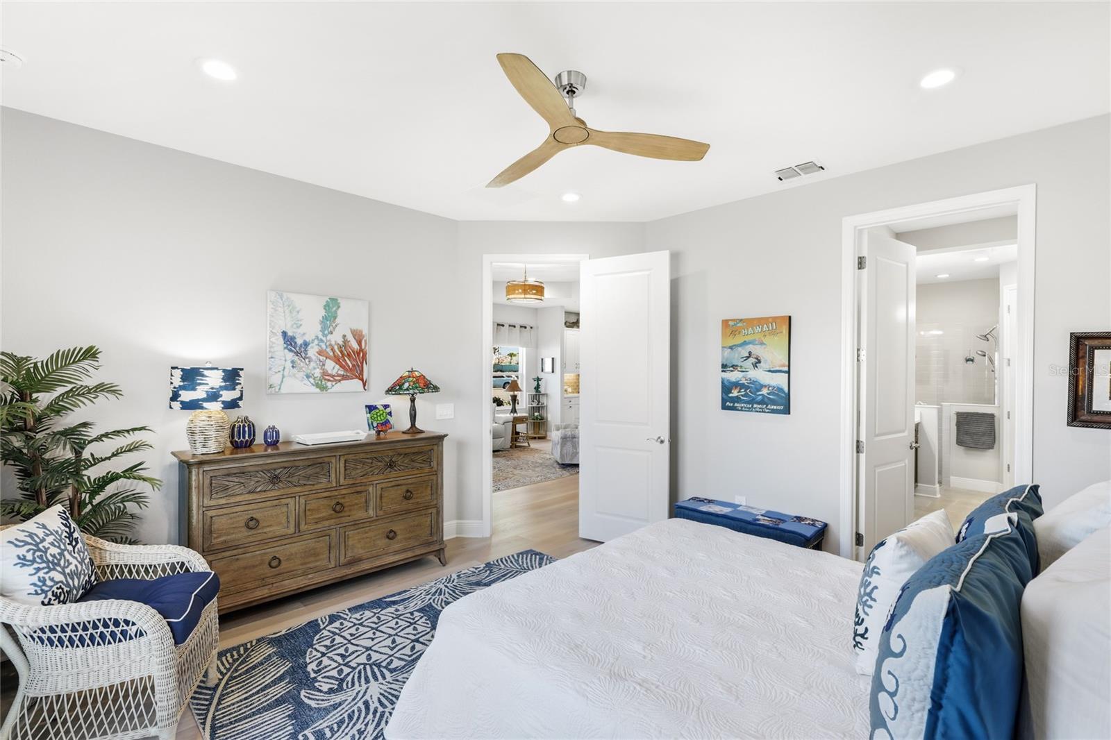 Image 28 of 51 For 17975 Franklin Park Court