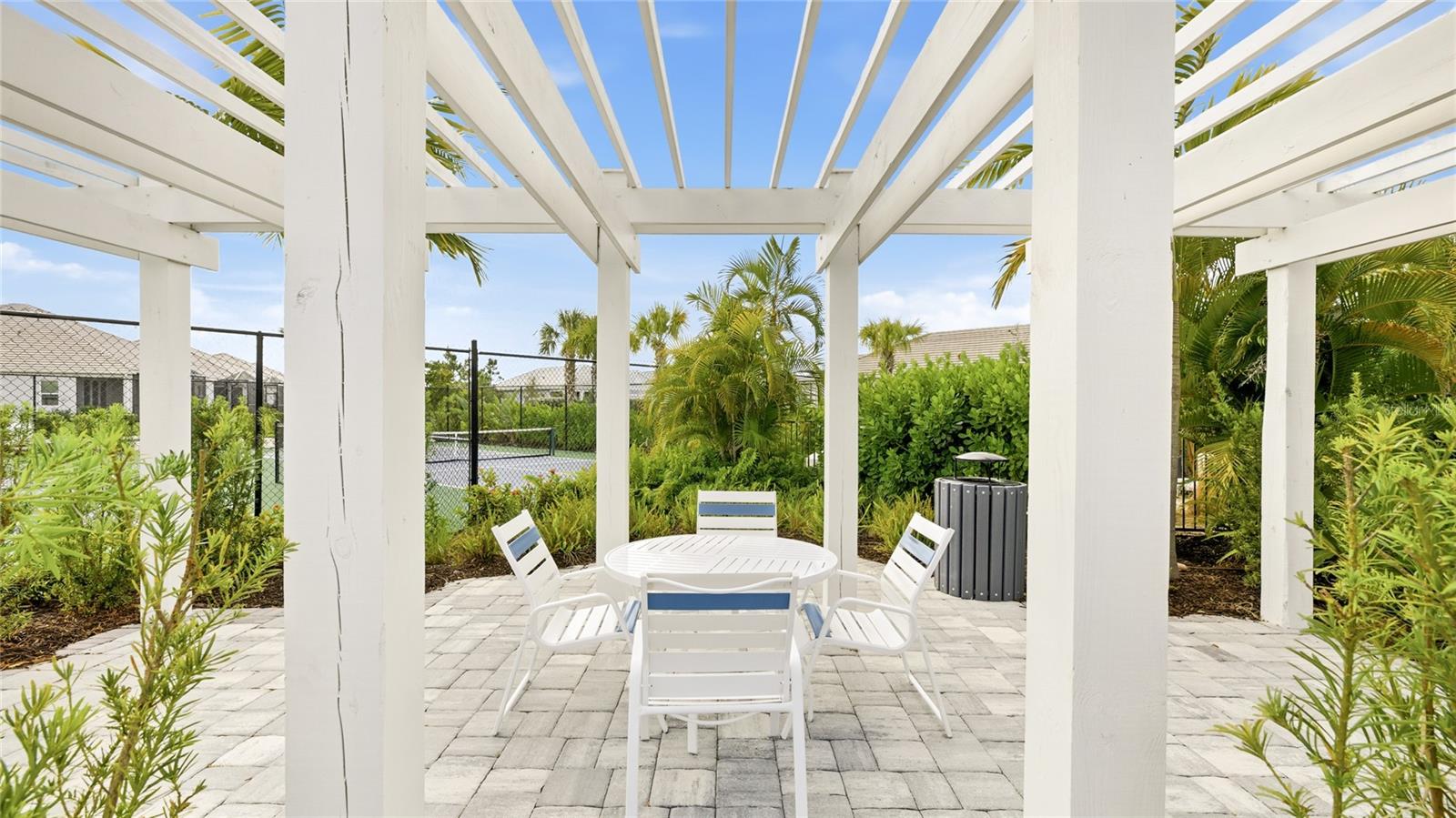 Image 43 of 51 For 17975 Franklin Park Court