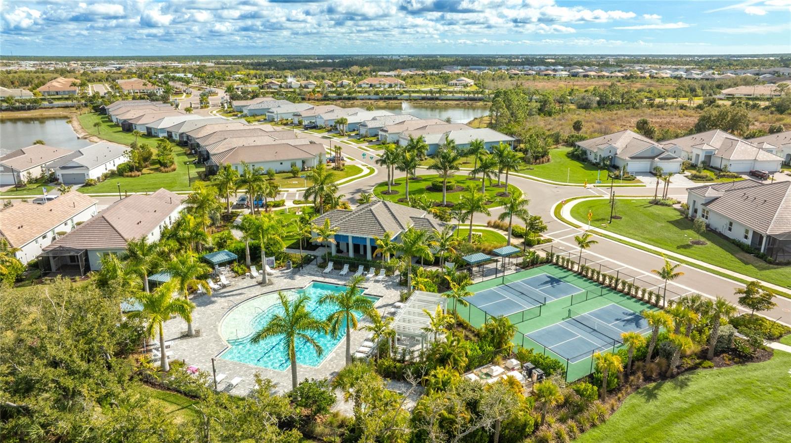 Image 44 of 51 For 17975 Franklin Park Court