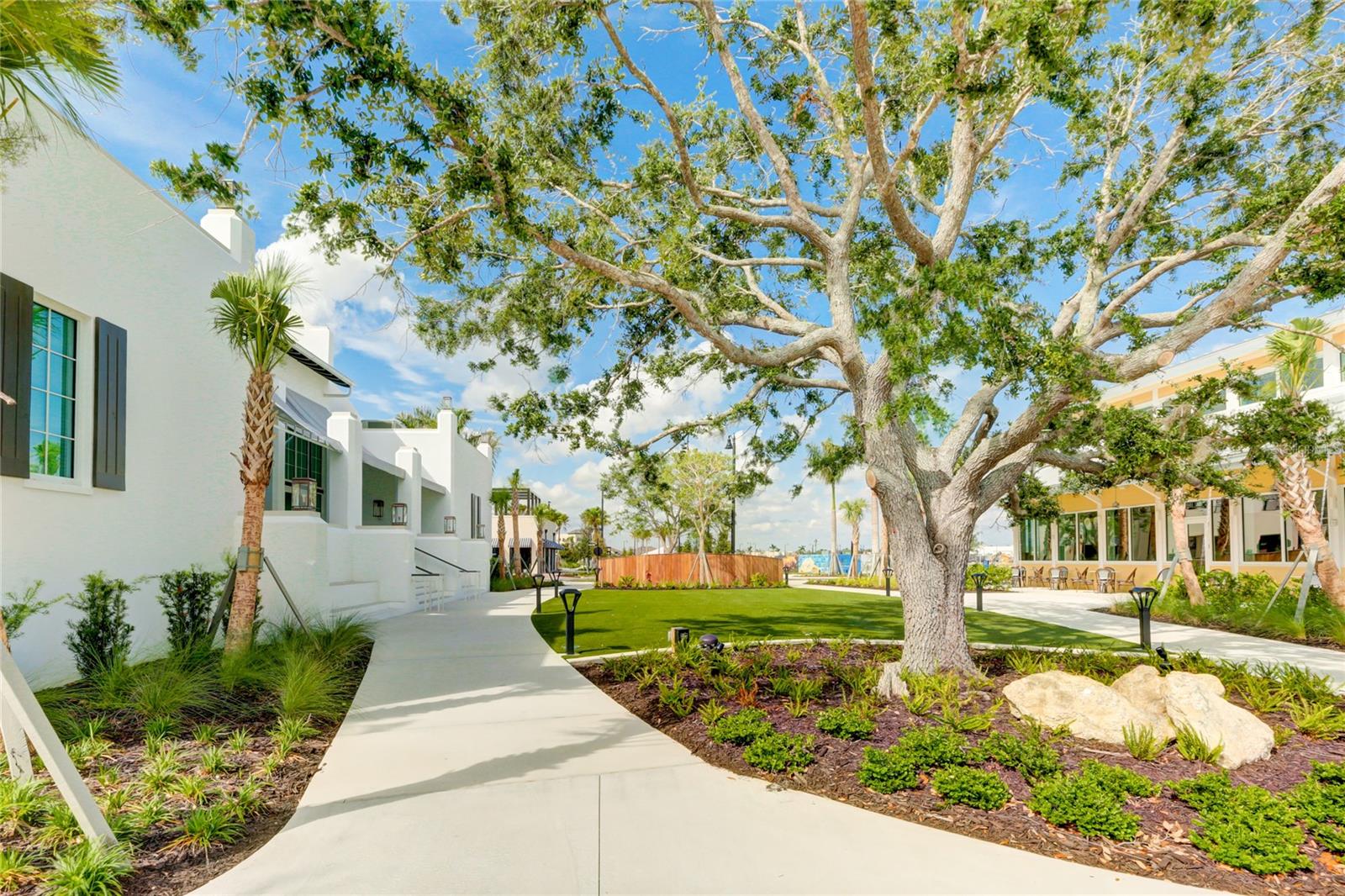 Image 47 of 51 For 17975 Franklin Park Court