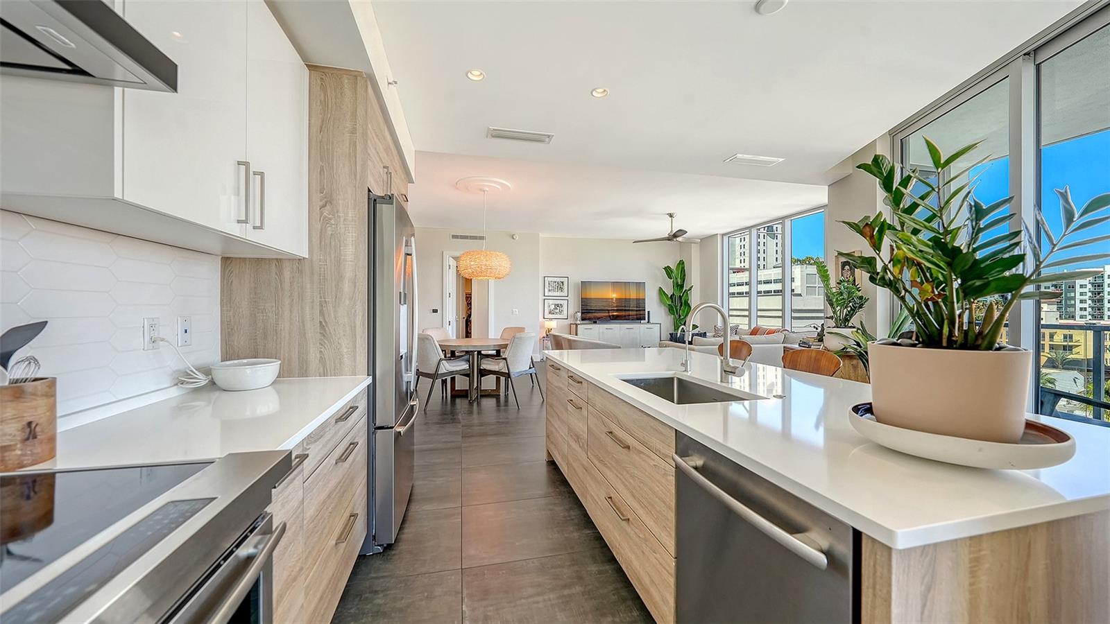 Image 11 of 34 For 111 Pineapple Avenue 601