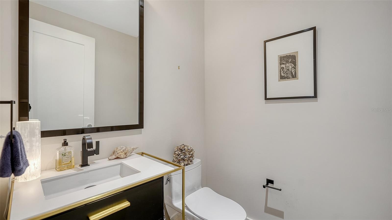 Image 12 of 34 For 111 Pineapple Avenue 601