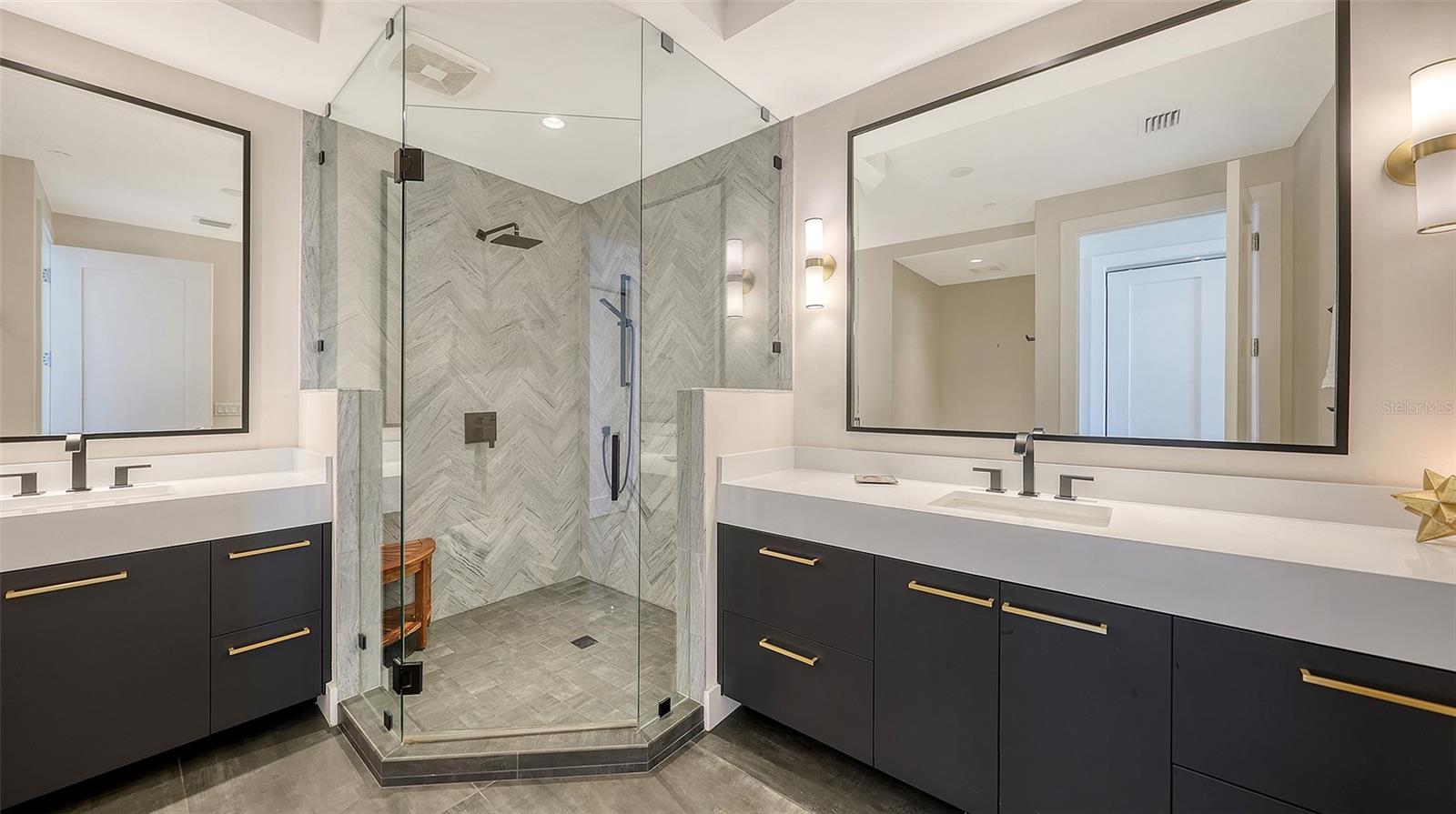 Image 14 of 34 For 111 Pineapple Avenue 601