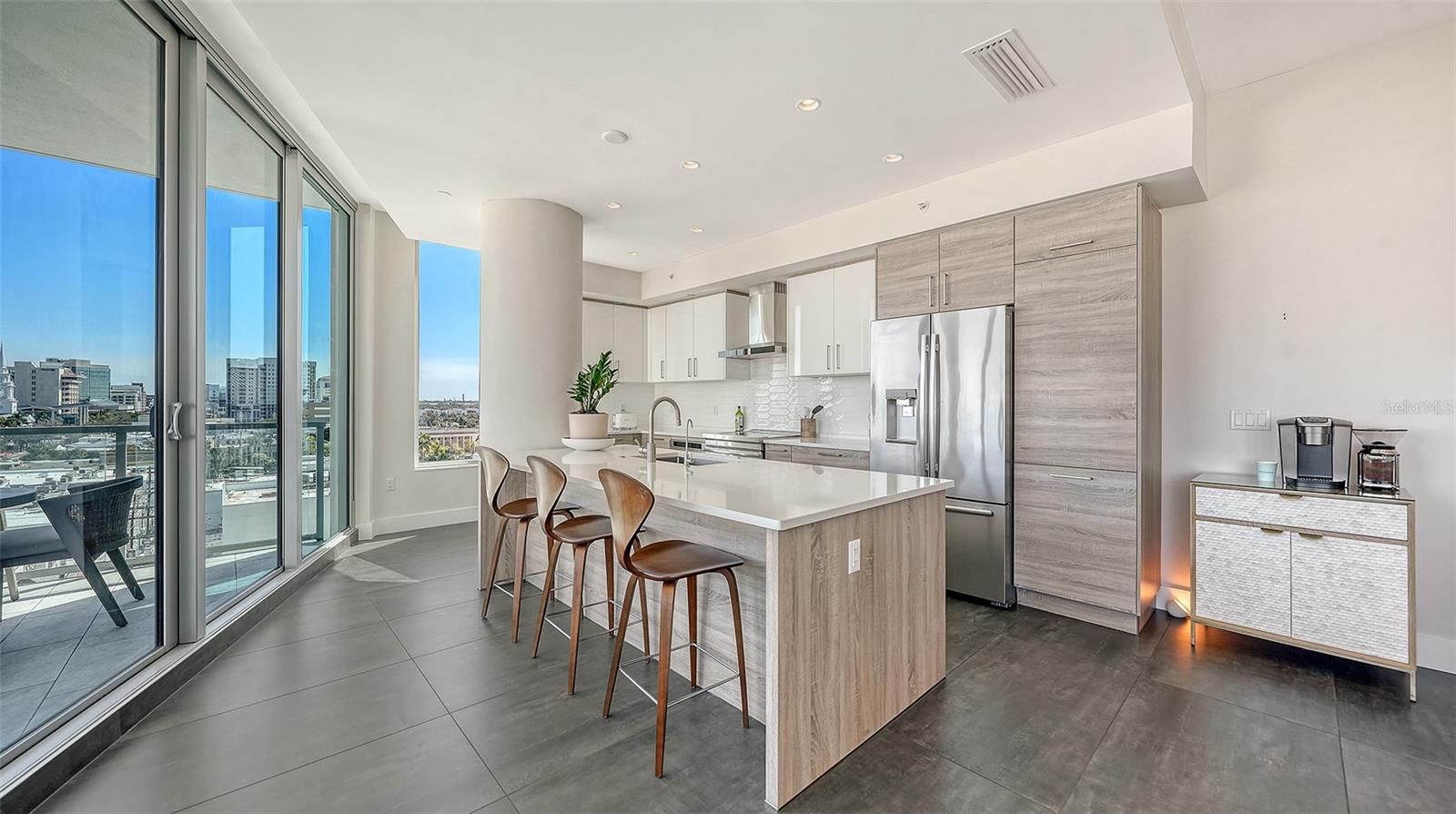 Image 7 of 34 For 111 Pineapple Avenue 601