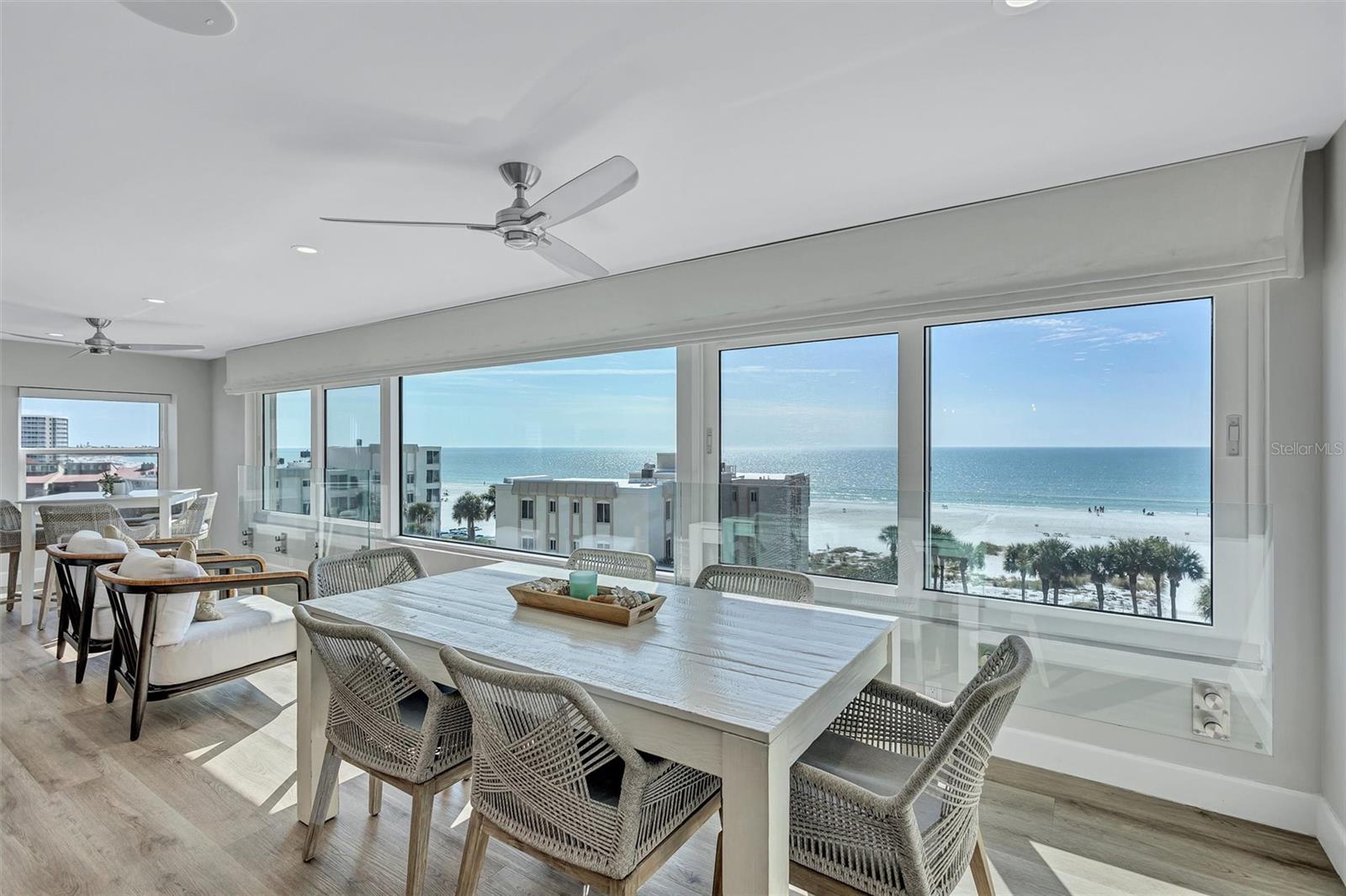 Image 29 of 79 For 6140 Midnight Pass Road 401