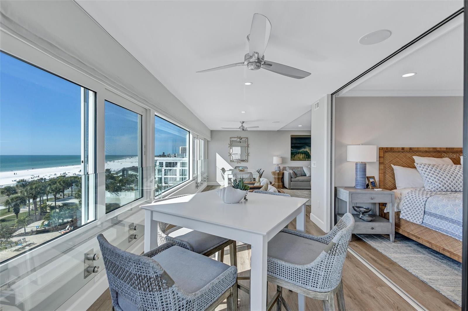 Image 30 of 79 For 6140 Midnight Pass Road 401