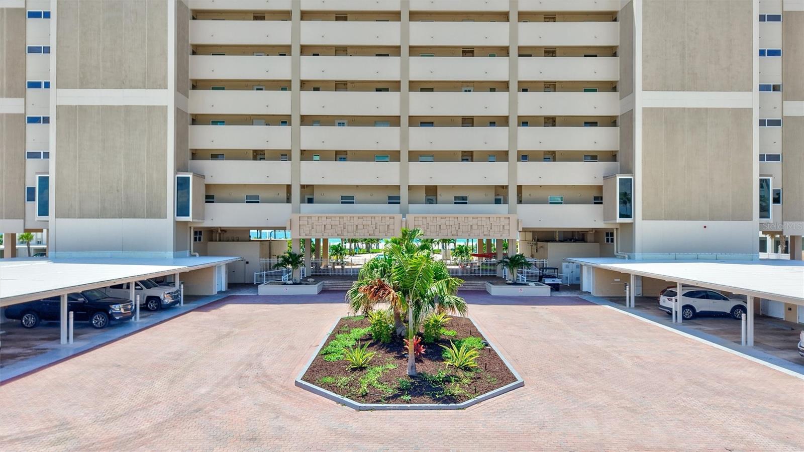 Image 5 of 79 For 6140 Midnight Pass Road 401