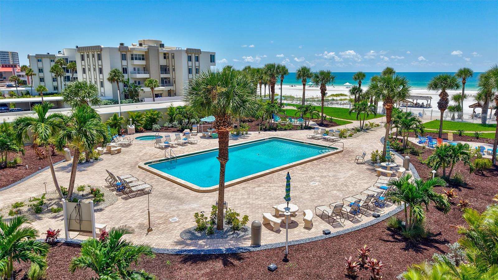 Image 51 of 79 For 6140 Midnight Pass Road 401