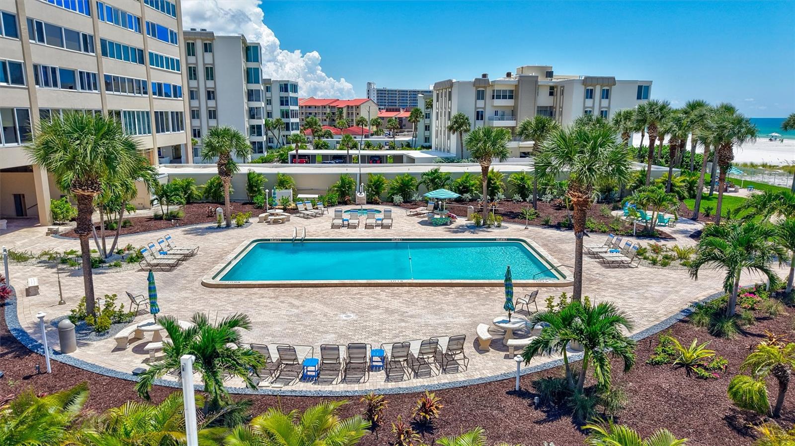 Image 52 of 79 For 6140 Midnight Pass Road 401