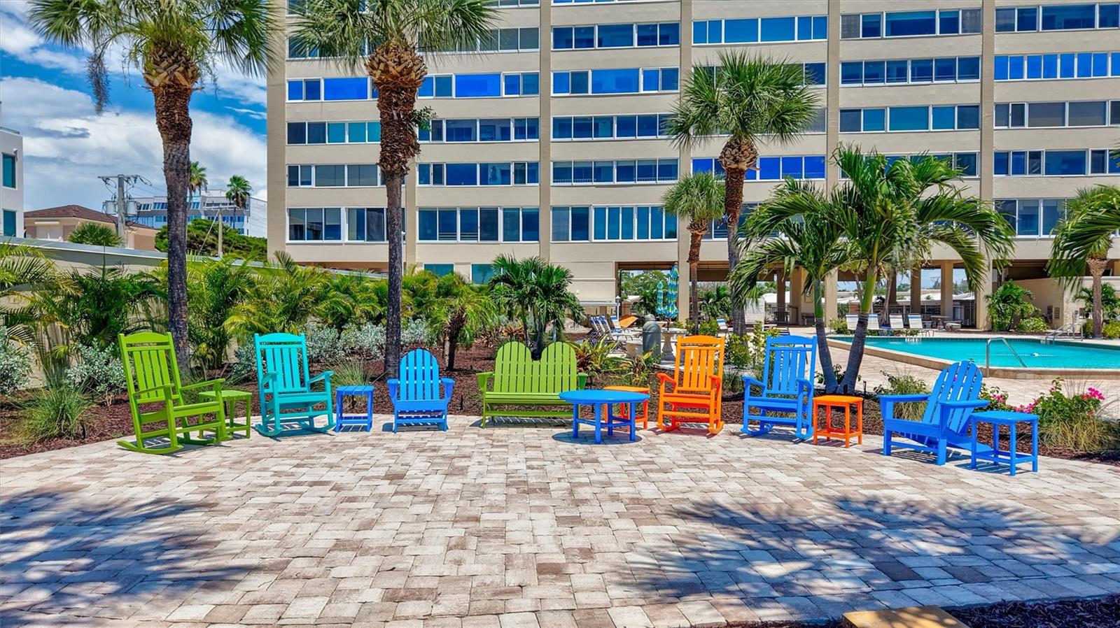 Image 59 of 79 For 6140 Midnight Pass Road 401