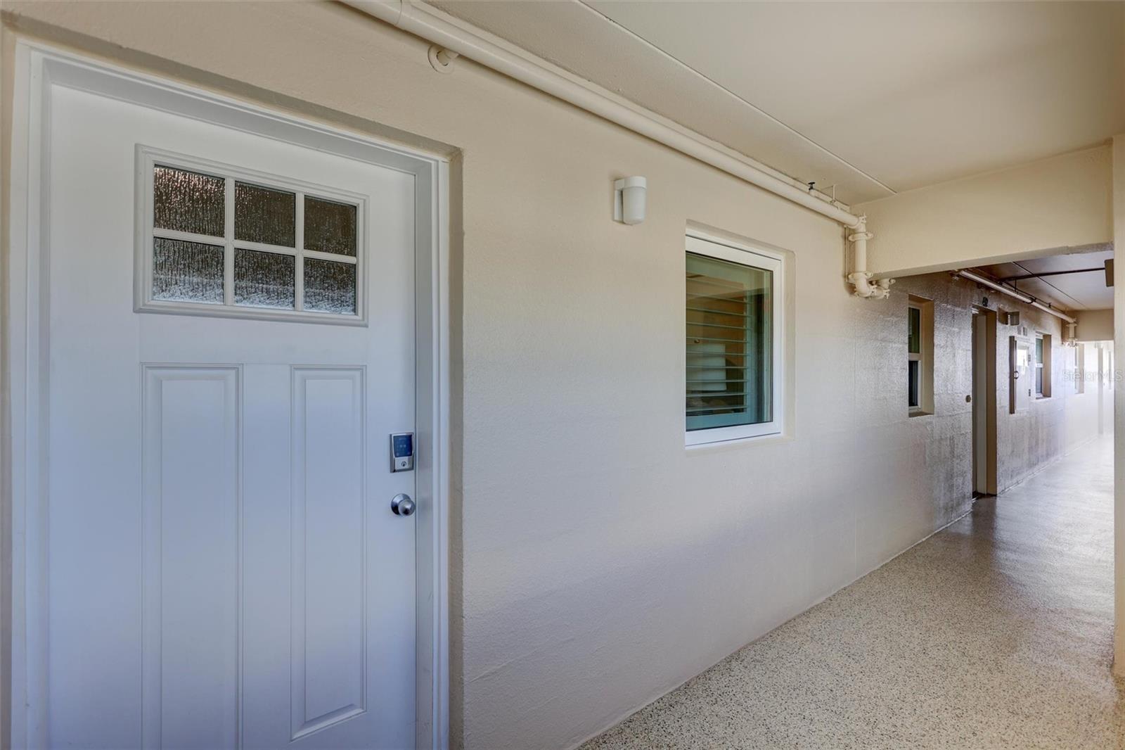 Image 7 of 79 For 6140 Midnight Pass Road 401