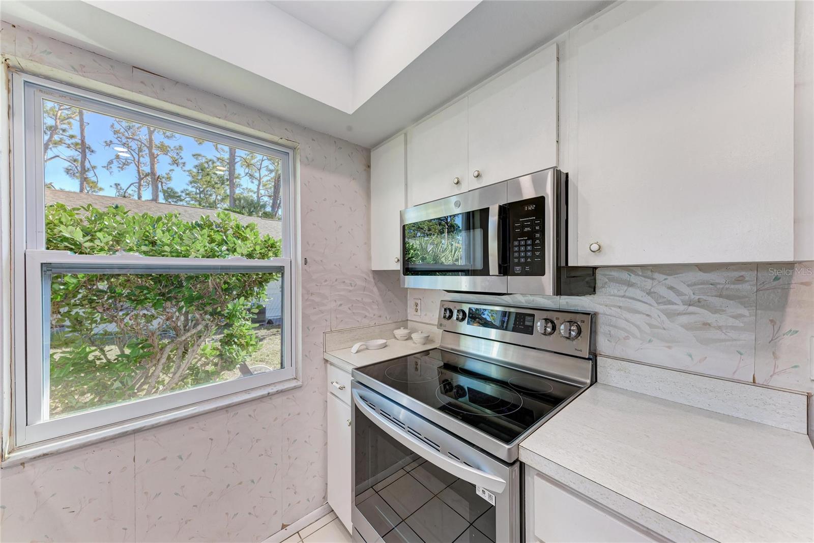 Image 16 of 42 For 1841 Springwood Drive