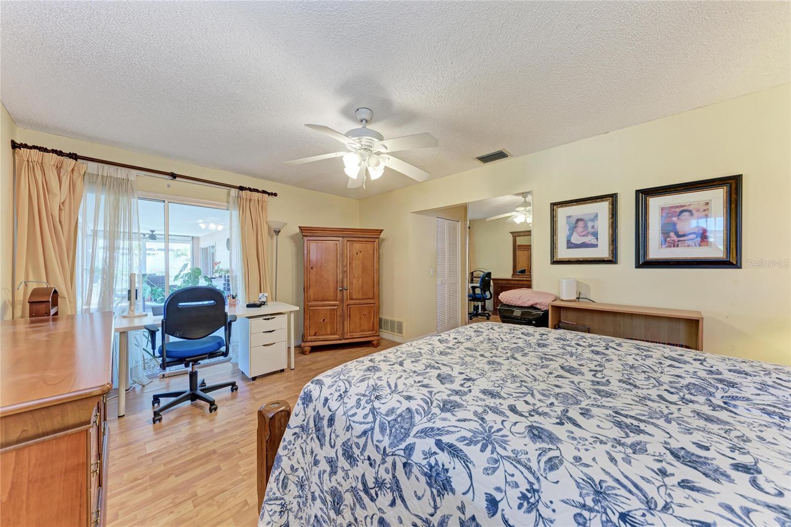 Image 23 of 42 For 1841 Springwood Drive