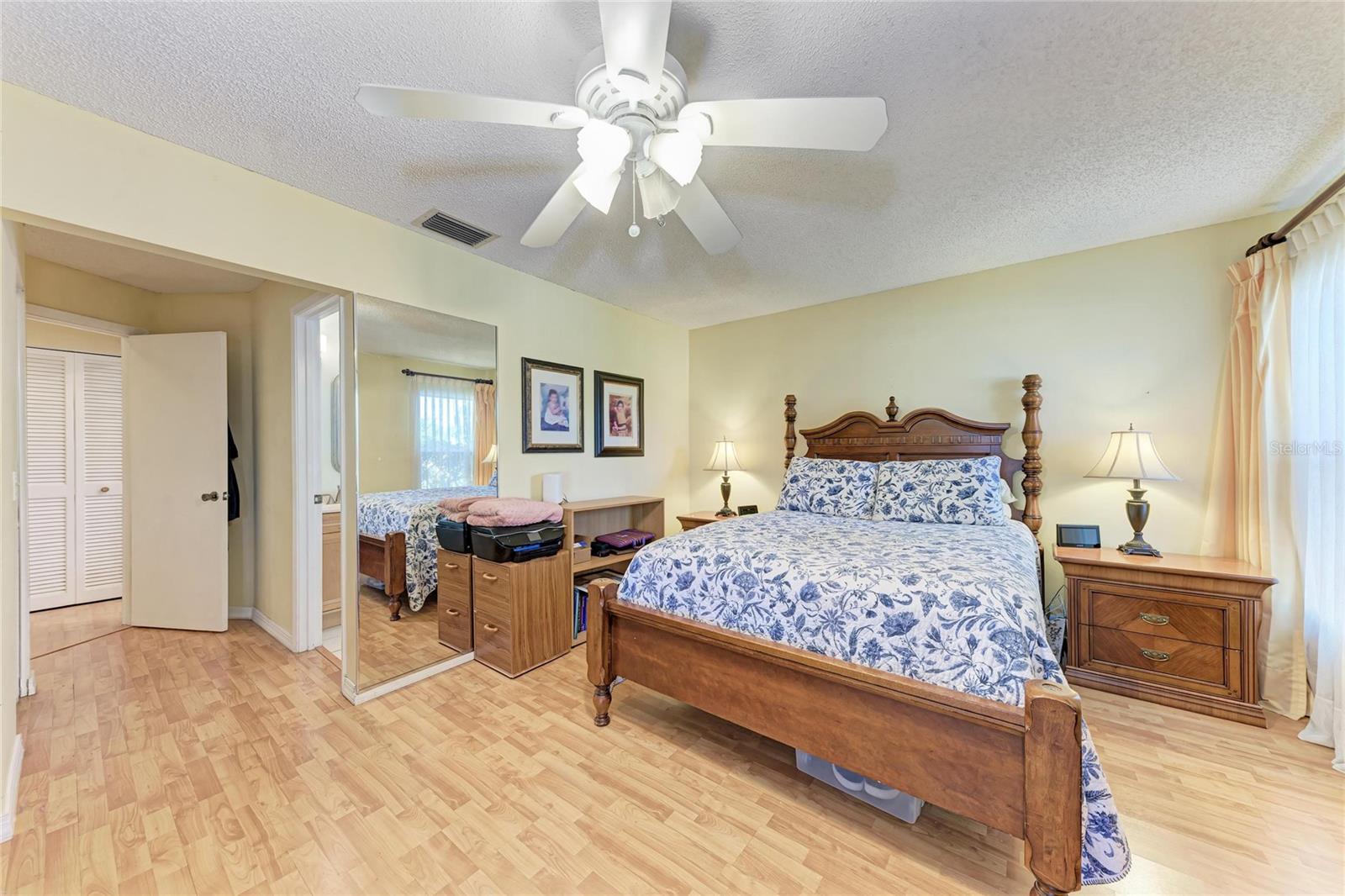 Image 25 of 42 For 1841 Springwood Drive