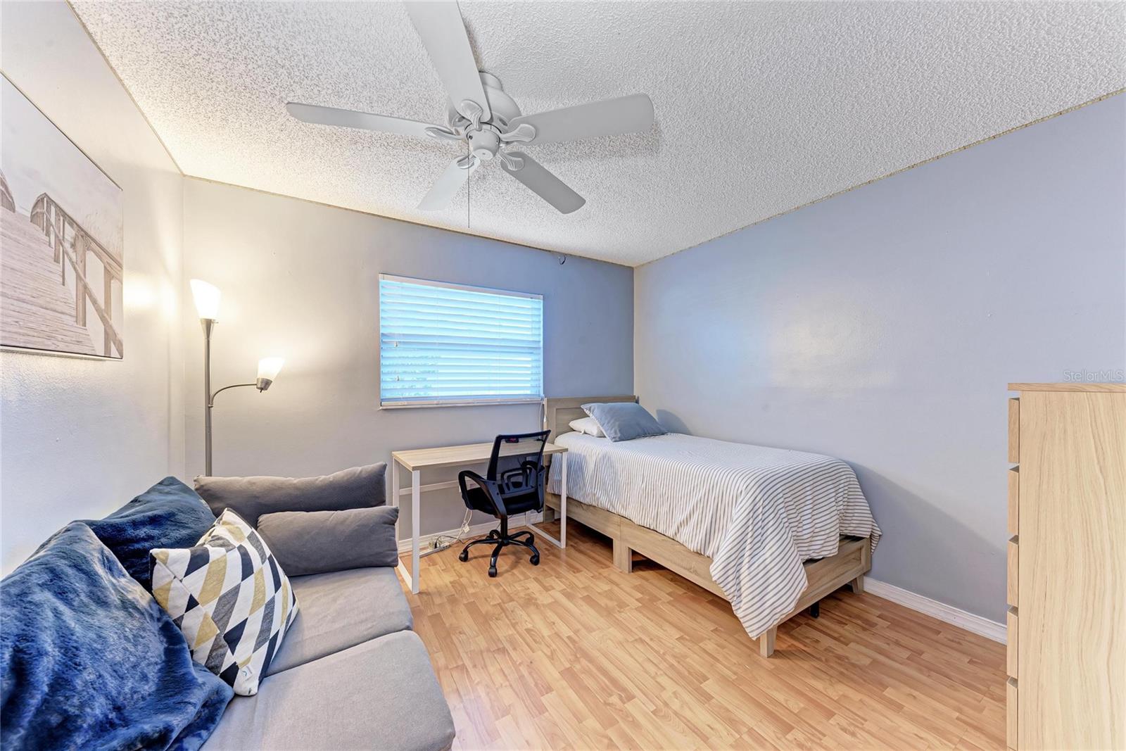 Image 27 of 42 For 1841 Springwood Drive