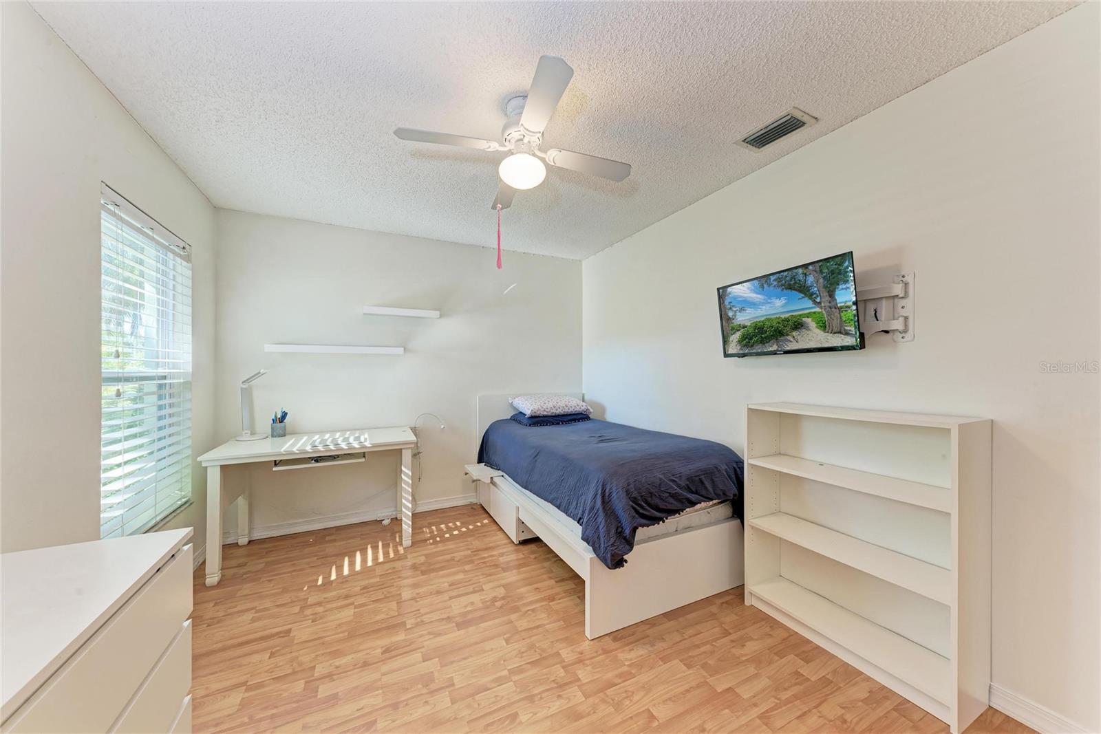 Image 31 of 42 For 1841 Springwood Drive