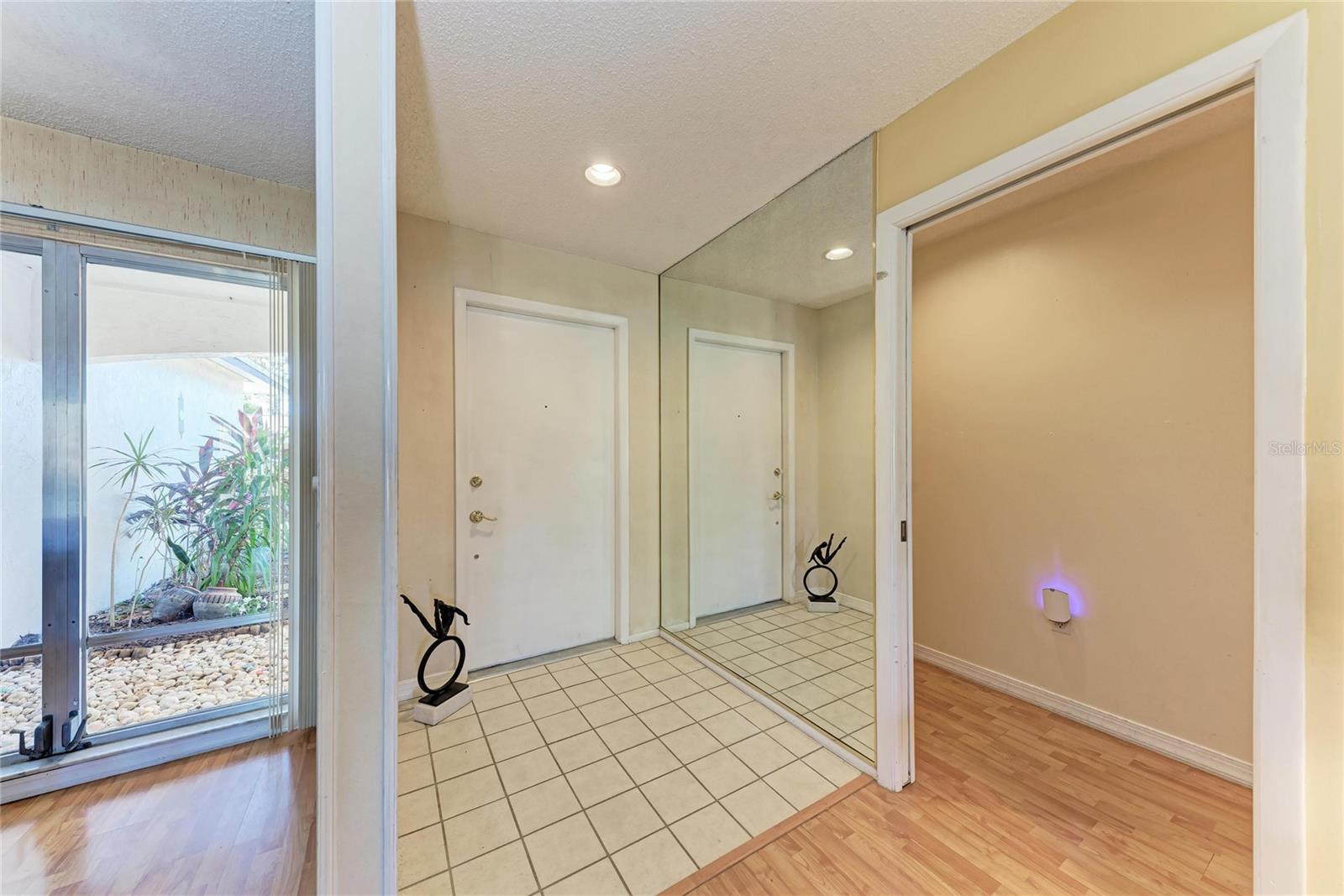 Image 5 of 42 For 1841 Springwood Drive