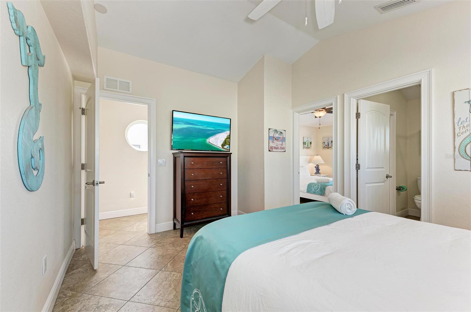 Image 44 of 65 For 203 Harbor Drive