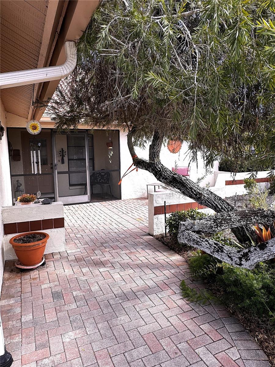 Image 4 of 59 For 229 Laurel Hollow Drive 83