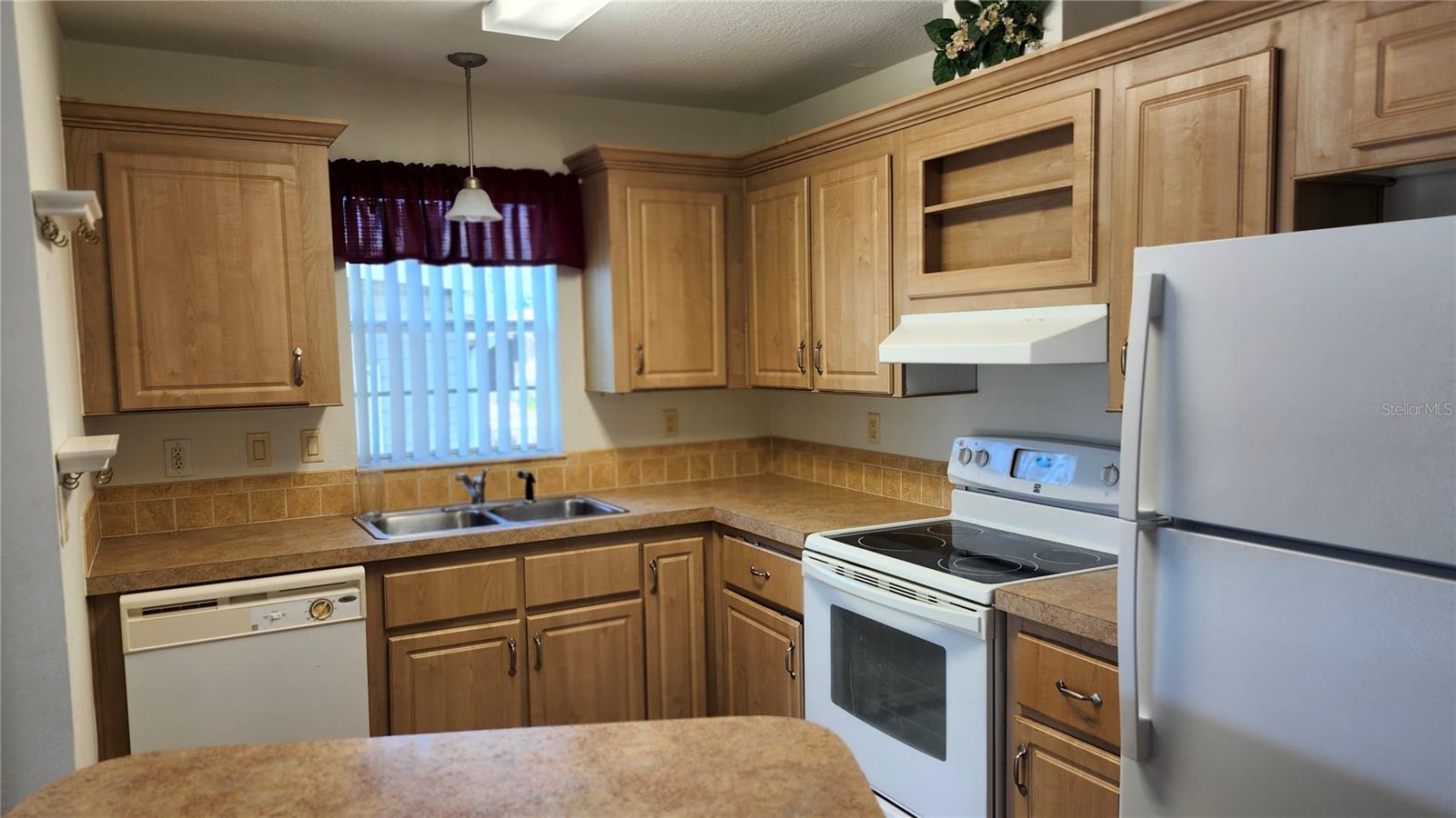 Image 2 of 27 For 1503 23rd Avenue W