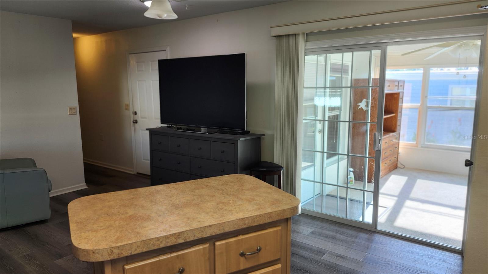 Image 7 of 27 For 1503 23rd Avenue W