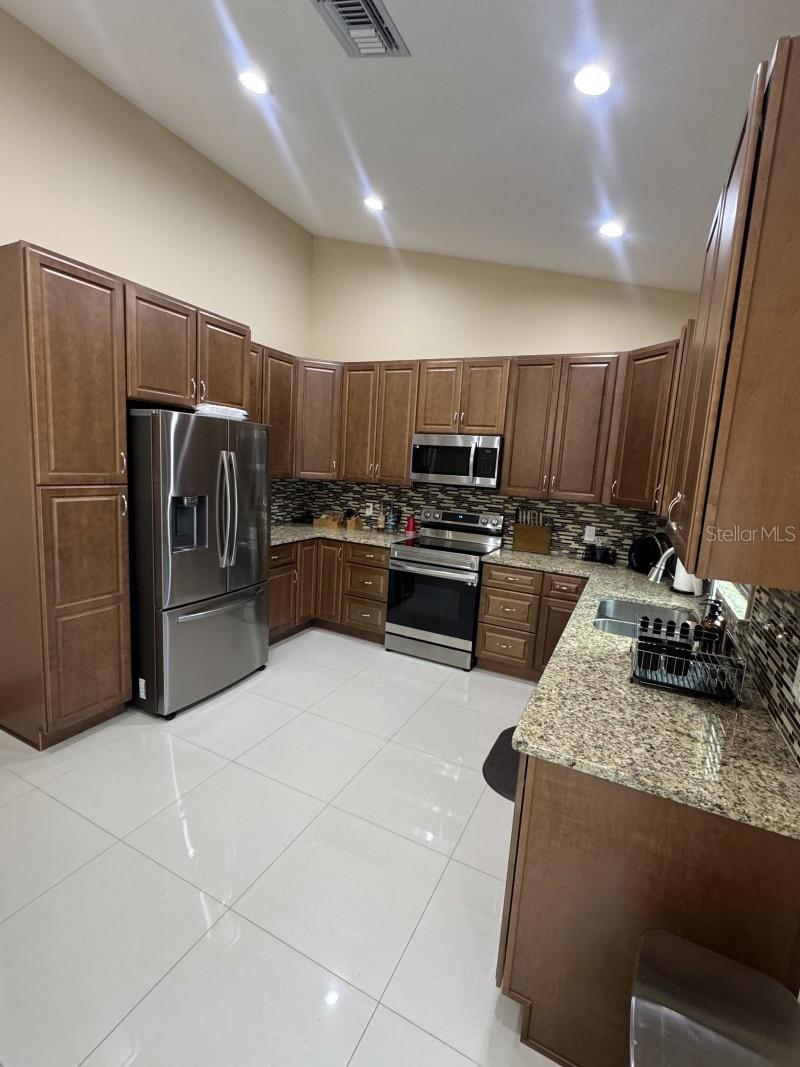 Image 14 of 39 For 2809 27th Avenue