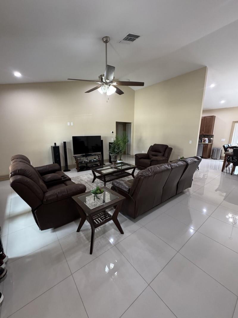 Image 17 of 39 For 2809 27th Avenue