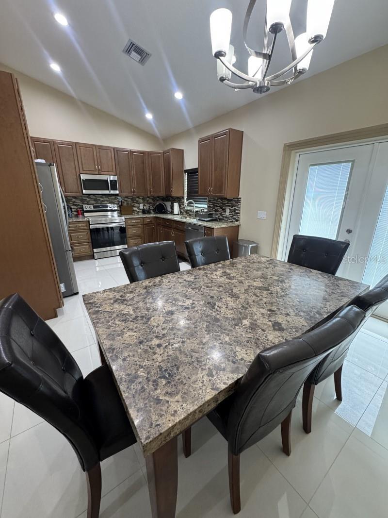 Image 18 of 39 For 2809 27th Avenue