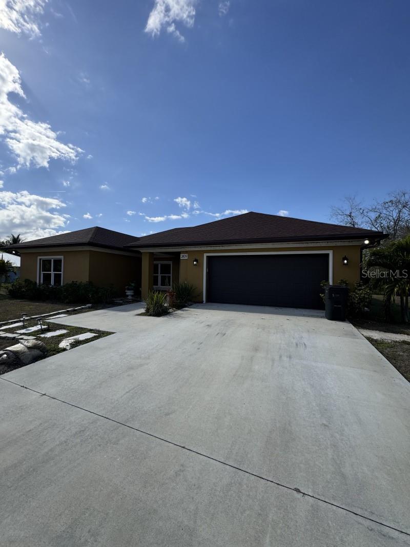 Image 5 of 39 For 2809 27th Avenue