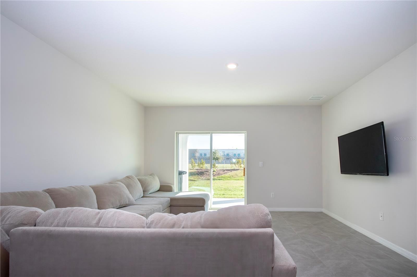 Image 13 of 87 For 3513 Hilltop Circle