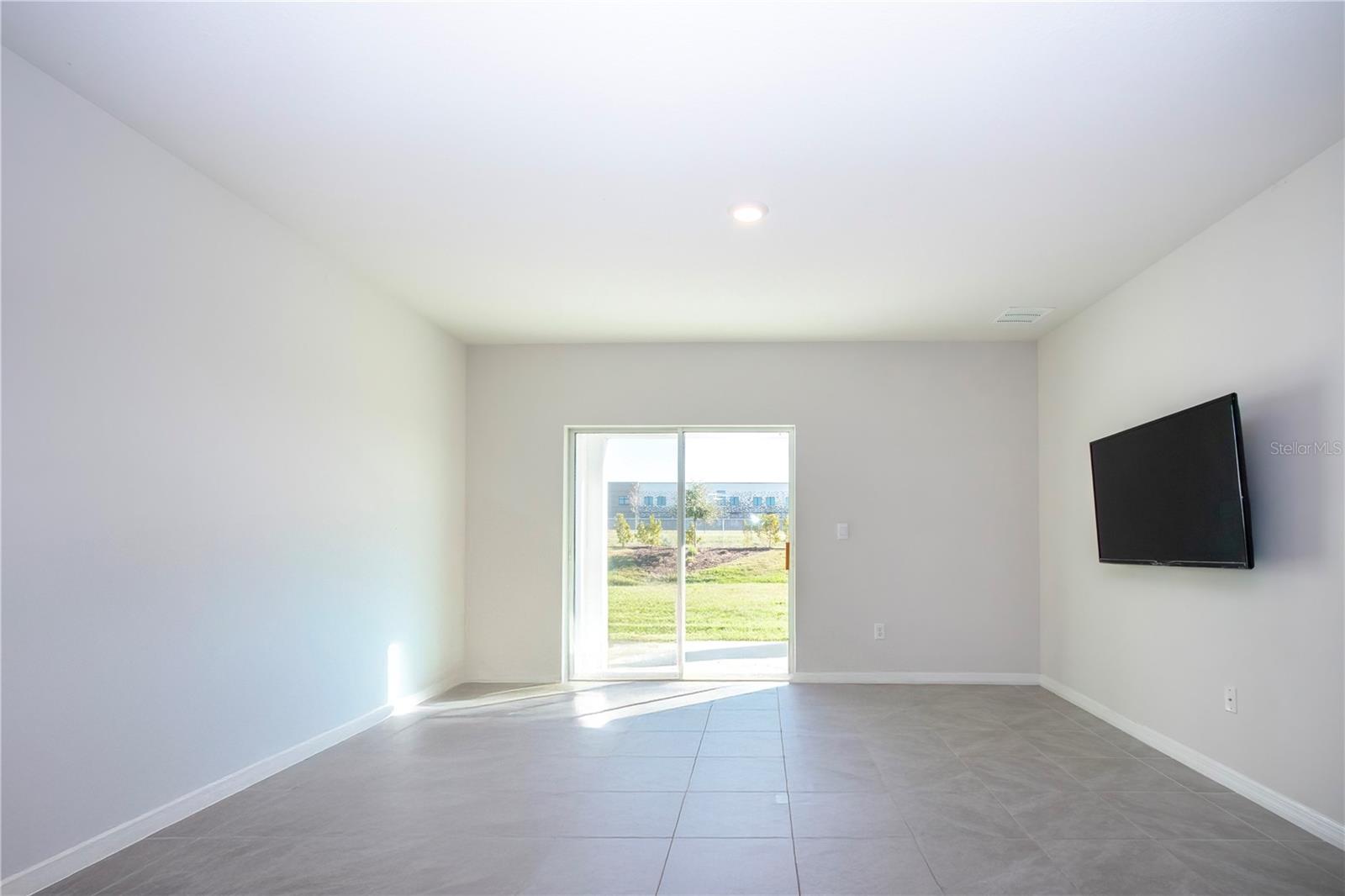 Image 14 of 87 For 3513 Hilltop Circle