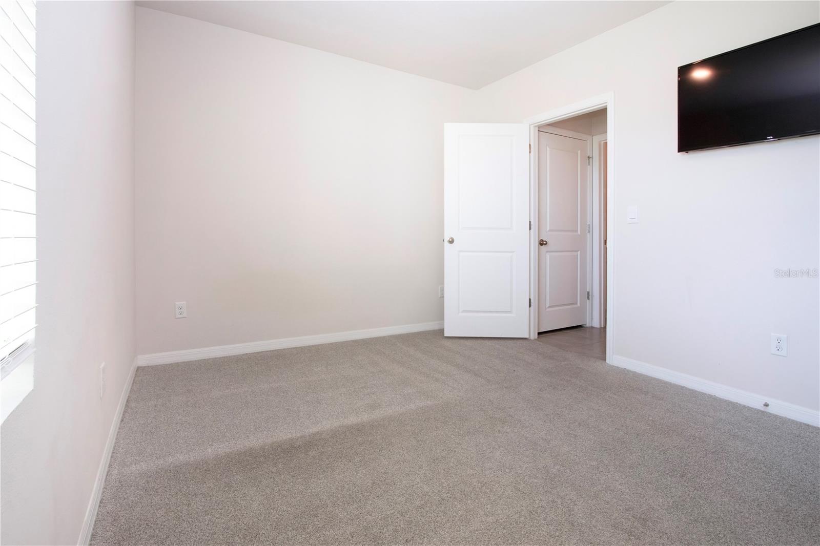 Image 36 of 87 For 3513 Hilltop Circle