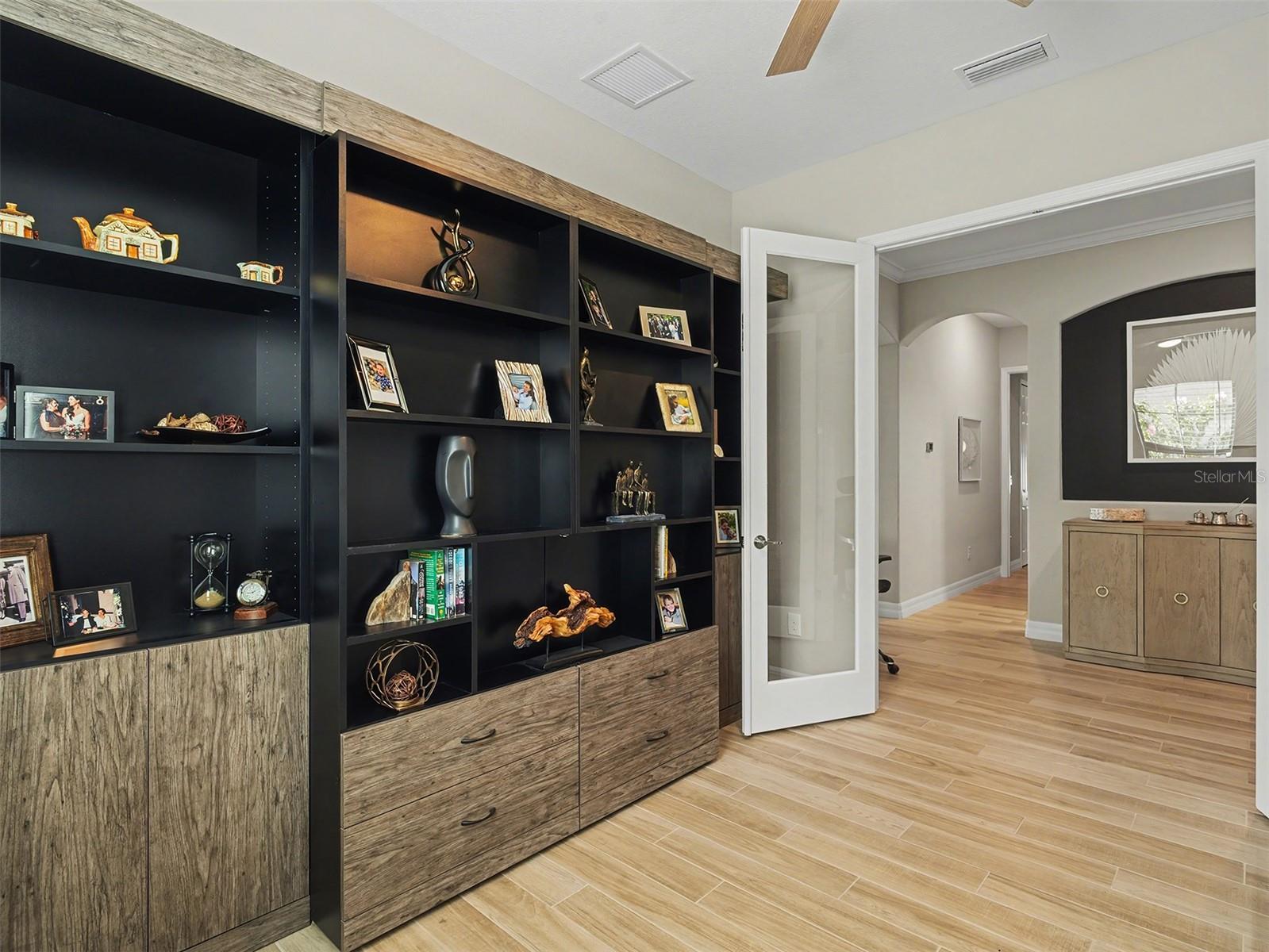 Image 14 of 36 For 7032 Highgate Lane