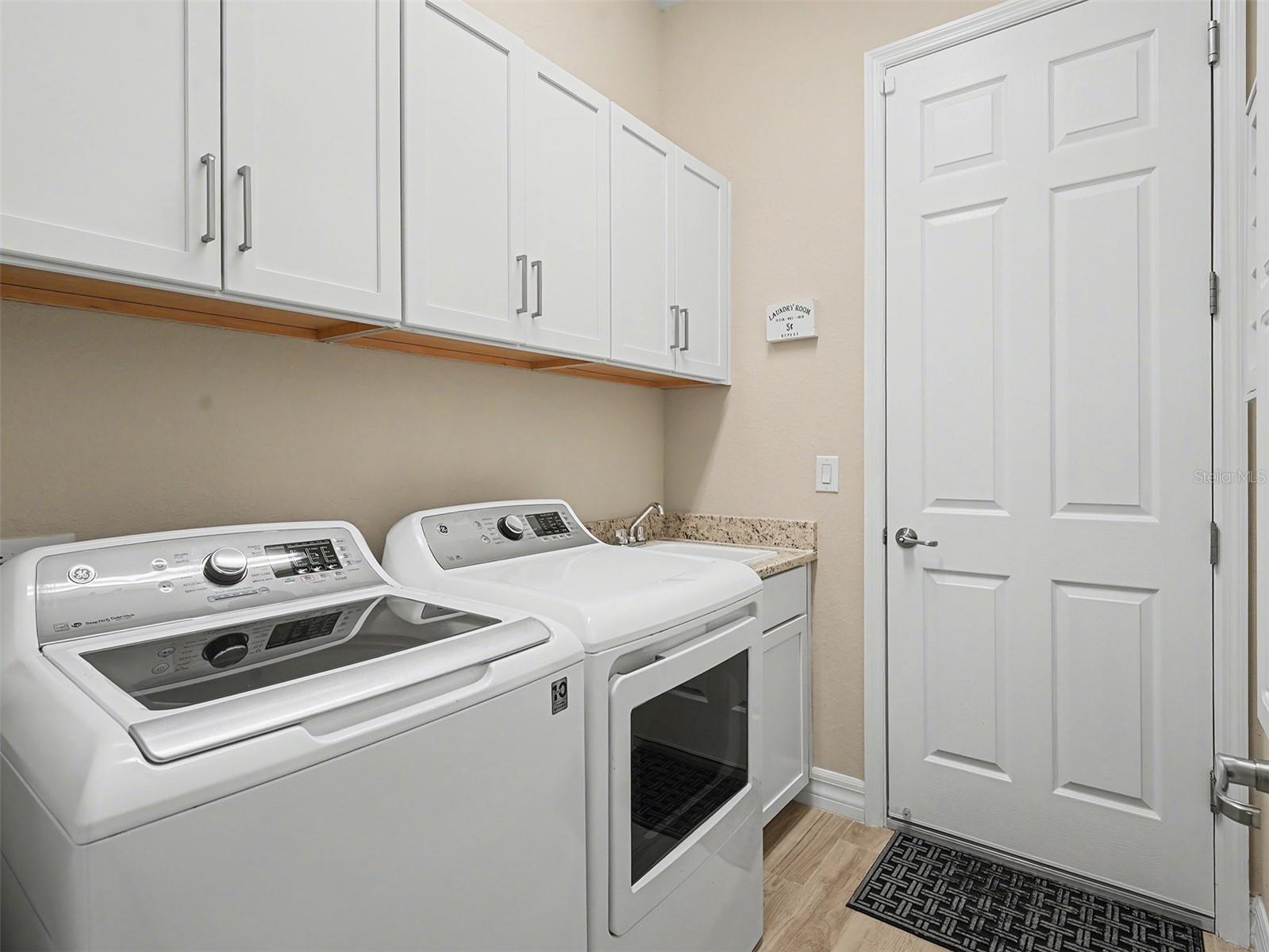 Image 19 of 36 For 7032 Highgate Lane