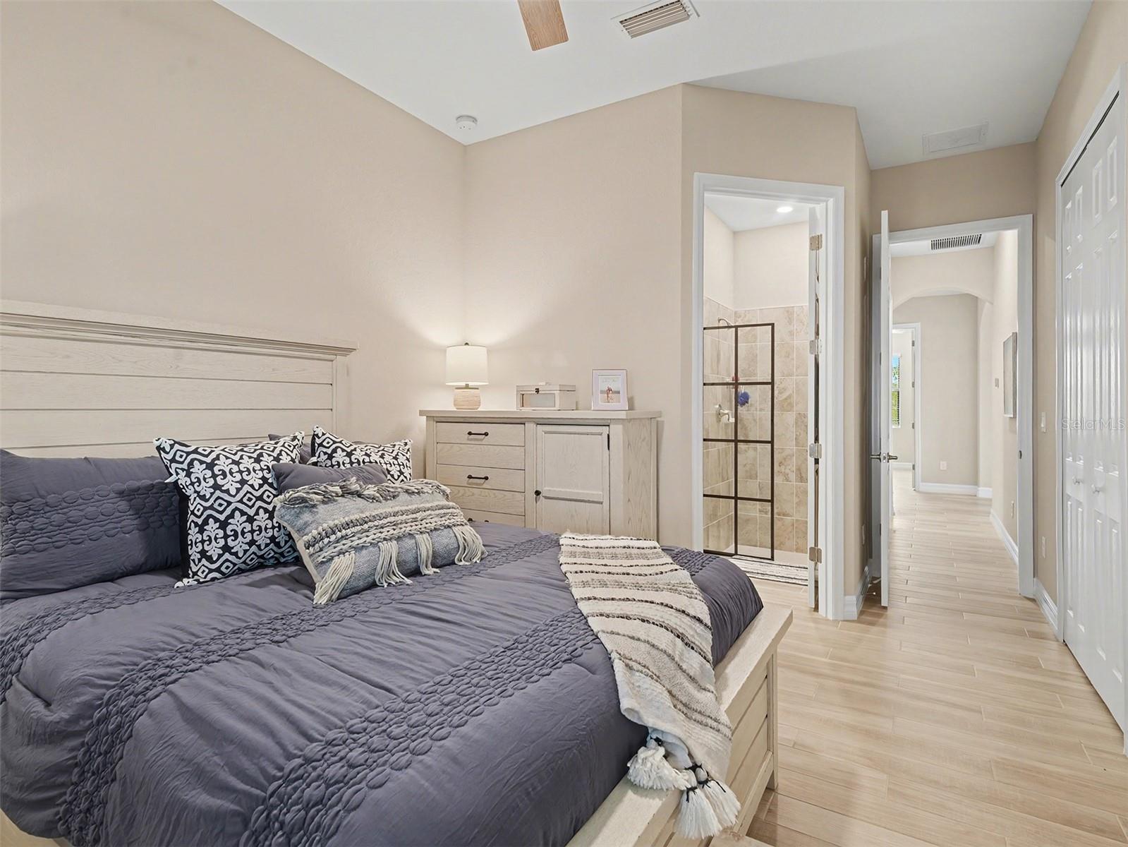 Image 21 of 36 For 7032 Highgate Lane