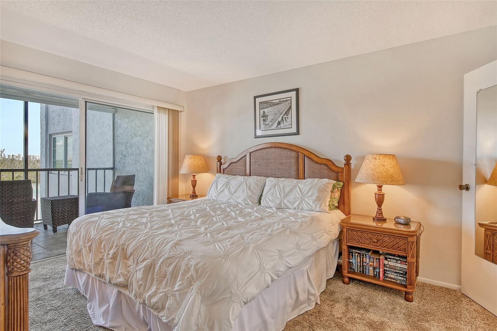 Image 23 of 51 For 9397 Midnight Pass Road 603