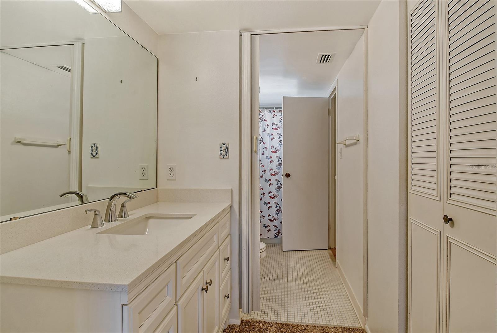 Image 27 of 51 For 9397 Midnight Pass Road 603