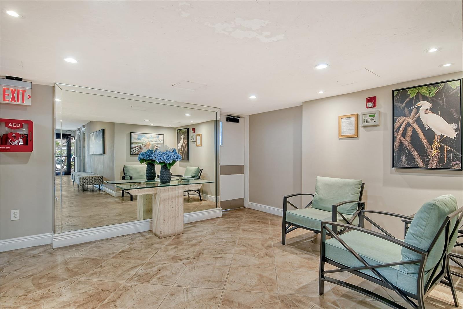 Image 31 of 51 For 9397 Midnight Pass Road 603