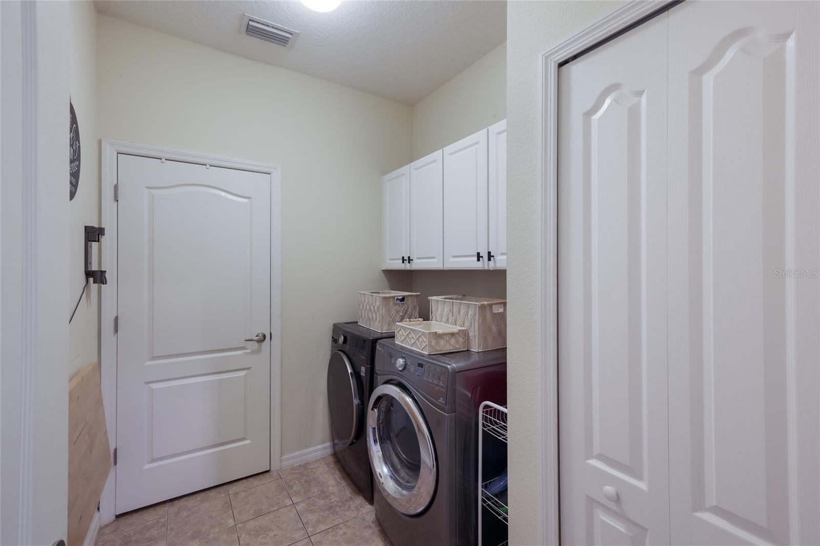 Image 41 of 74 For 12026 Forest Park Circle