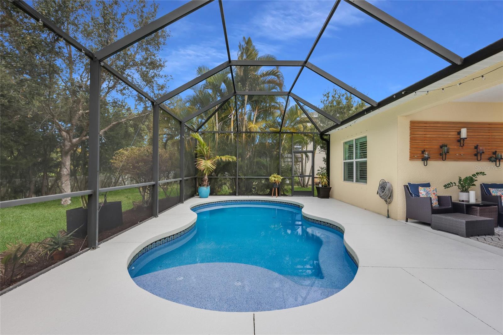 Image 53 of 74 For 12026 Forest Park Circle