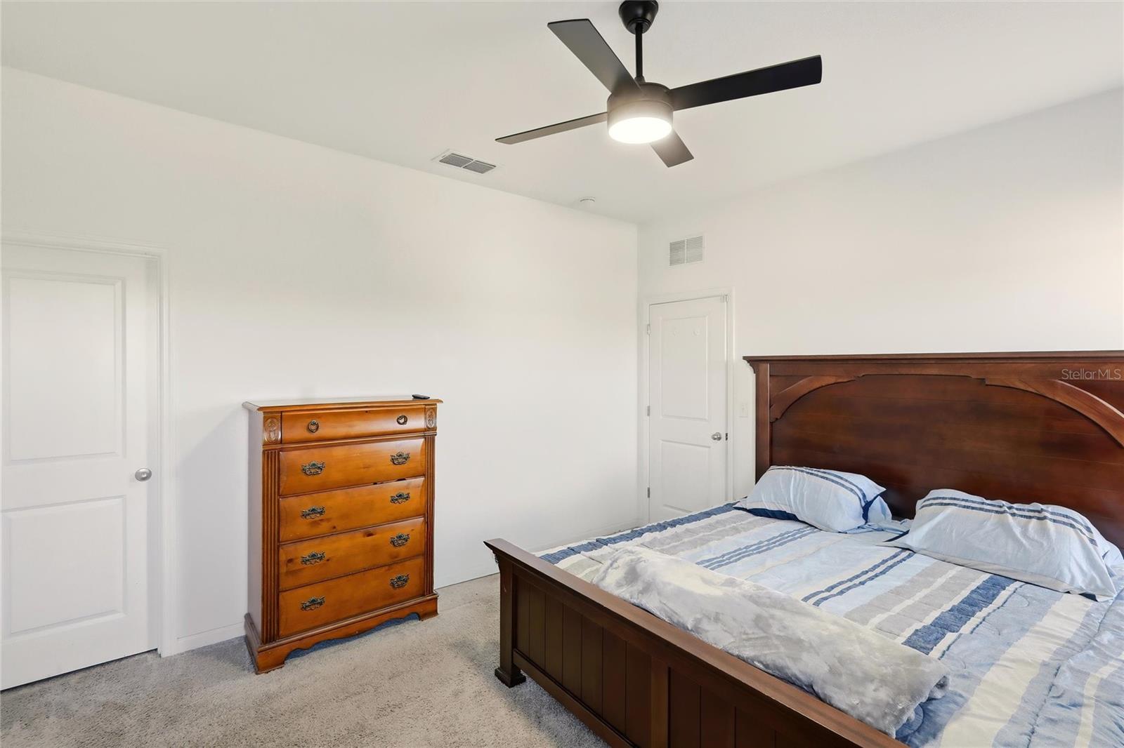 Image 15 of 40 For 768 Sunlit Coral Street