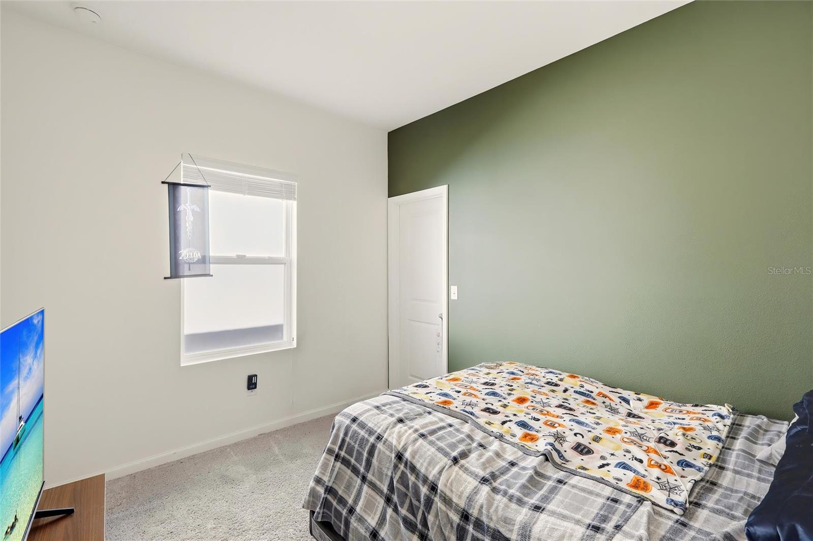 Image 18 of 40 For 768 Sunlit Coral Street