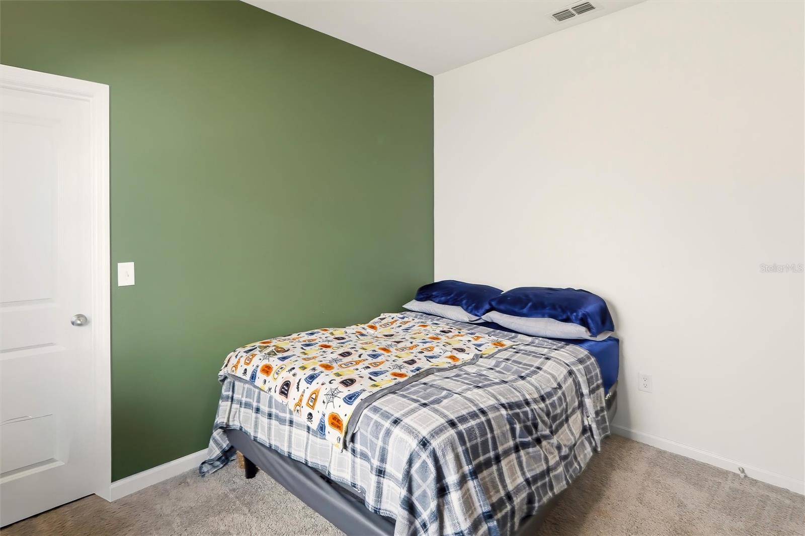 Image 19 of 40 For 768 Sunlit Coral Street