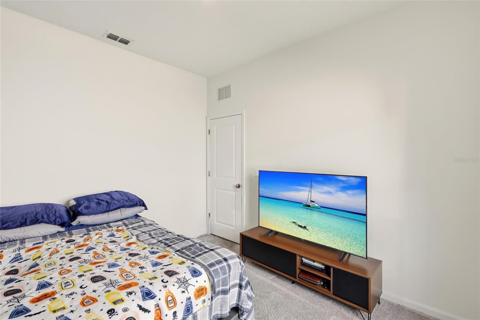 Image 20 of 40 For 768 Sunlit Coral Street