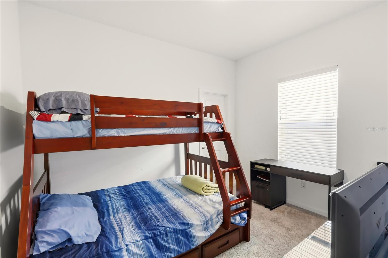 Image 21 of 40 For 768 Sunlit Coral Street